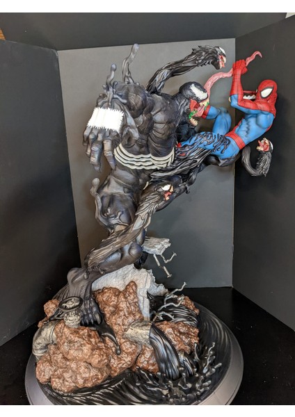 Venom Vs Spiderman Azılı Düşman Boyalı Figür 20 cm (Büyük Boy) modelleri