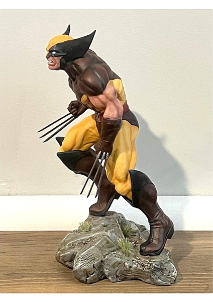 Öfkeli Wolverine Boyalı Figür 26 cm (Dev Boy)
