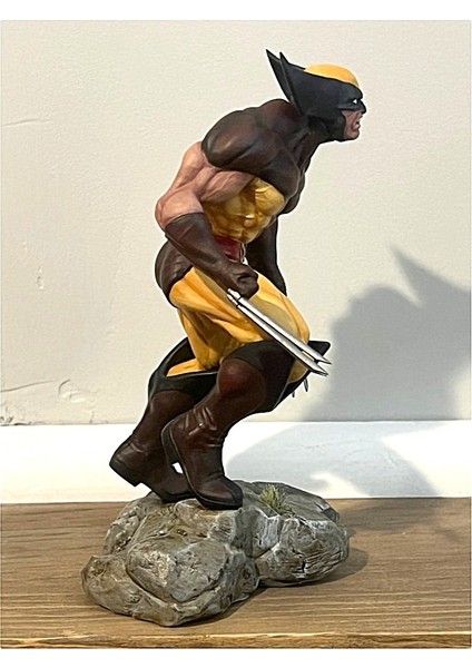 Öfkeli Wolverine Boyalı Figür 26 cm (Dev Boy) fiyatları