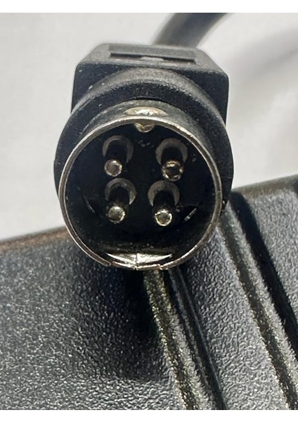 19 Volt 6.2 Amper 4 Pinli Adaptör 4 Pin 19 Volt 6.2 Amper Adaptör