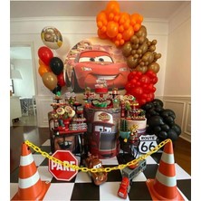 Eğlence Marketi Kırmızı Araba Balon Konsept