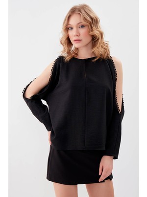 Vitrin Yakası Düğmeli Kol Dekolteli Bluz