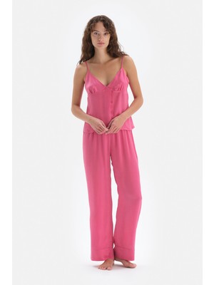 Dagi Pembe Önü Düğme Detaylı Askılı Üst Yırtmaçlı Alt Saten Pijama Takım