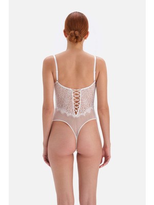 Dagi Beyaz Dekolteli Dantelli Bodysuit