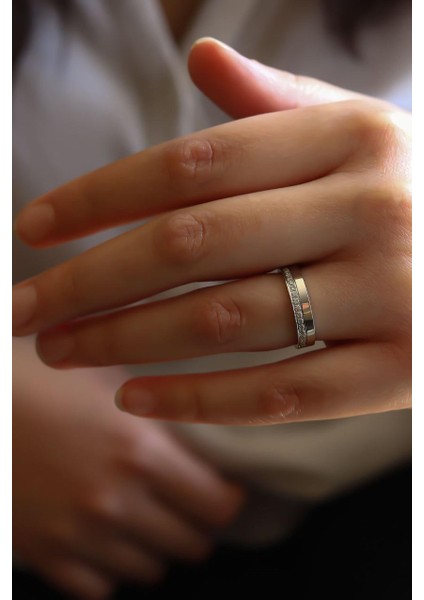 Beyaz Yarımtur Altın Alyans