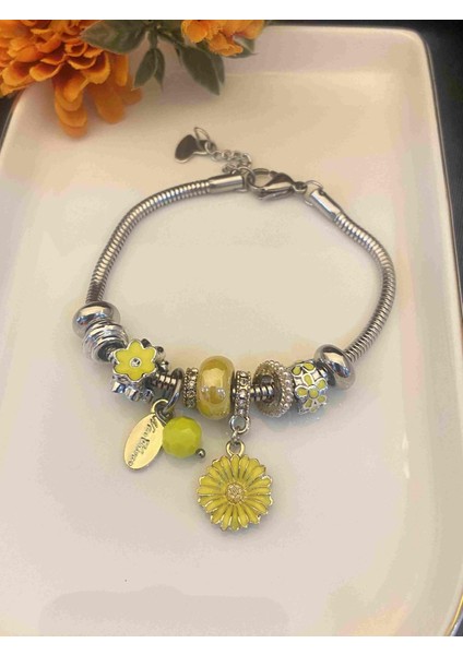 Aksesuarr Çarşısı Aksesuar Çarşısı Sarı Papatya Charm Bileklik fiyatları