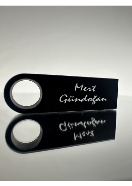 Kişiye Veya Isme Özel Siyah Renk USB Bellek / 32 GB