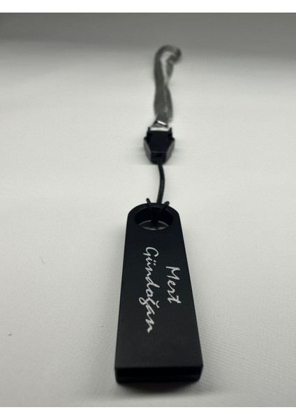 Kişiye Veya Isme Özel Siyah Renk USB Bellek / 32 GB modelleri