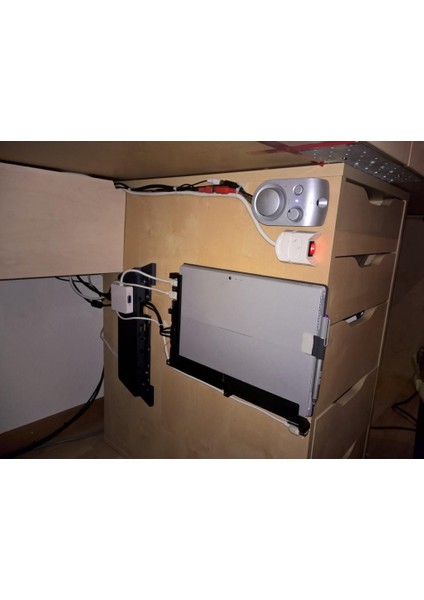 Yüzey Pro 3 Masaüstü Yerleştirme Istasyonu Mod Plastik Aparat