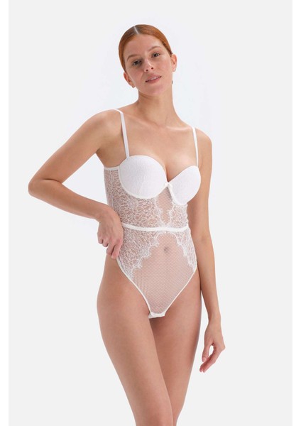 Beyaz Dekolteli Dantelli Bodysuit