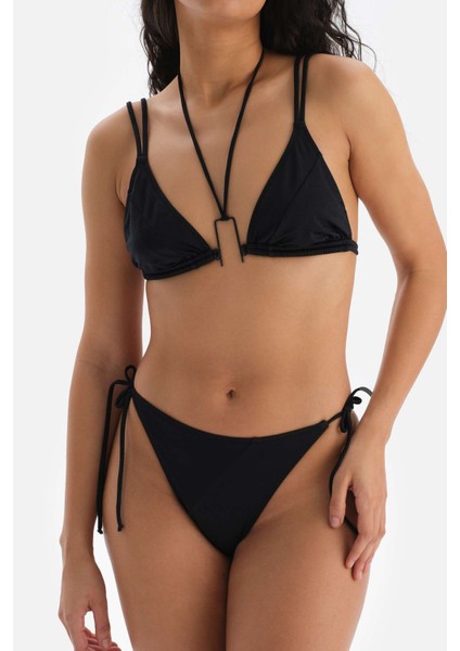 Siyah Üçgen Kaplı Bikini Üst