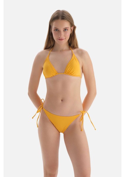 Sarı Üçgen Küçük Bikini Üst