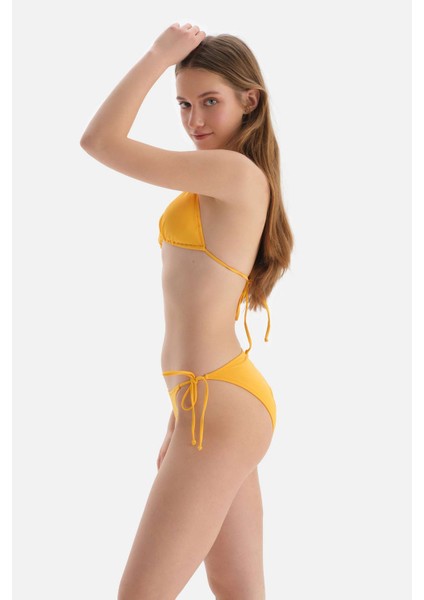 Sarı Üçgen Küçük Bikini Üst