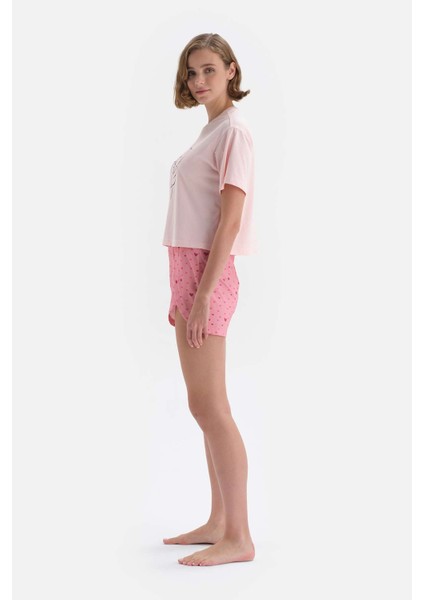 Pembe Lisans Baskılı Şort Pijama Takımı modelleri