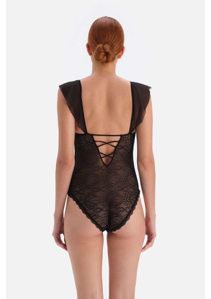 Siyah Şerit Detaylı Bodysuit