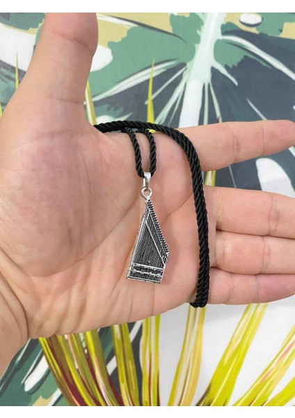 Kanun Kolye Siyah Kordon