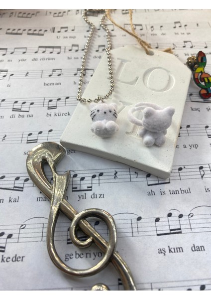 Beyaz Tüylü Hello Kitty Kolye ve Yüzük Seti