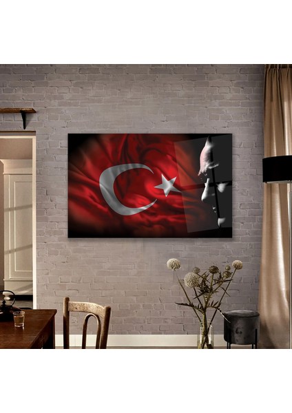 Atatürk ve Türk Bayrağı Cam Tablo