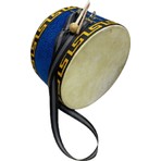 Bade Müzik Çocuk Davulu 30 cm Askılı Ağaç Kasnak Keçi Derisi Tokmak ve Çubuk Dahil Kaliteli Malzeme
