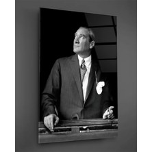 Taulart Siyah Beyaz Atatürk Trende Cam Tablo