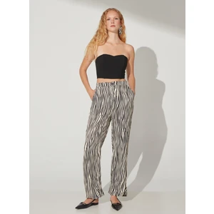 Lastikli Bel Geniş Fit Siyah - Beyaz Kadın Pantolon JENES