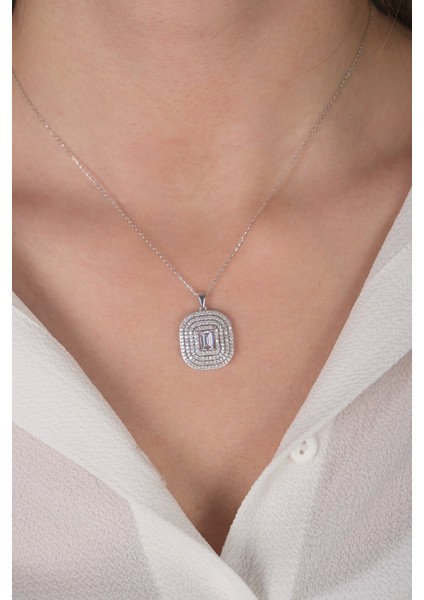 14 Ayar Beyaz Altın Baget Kolye