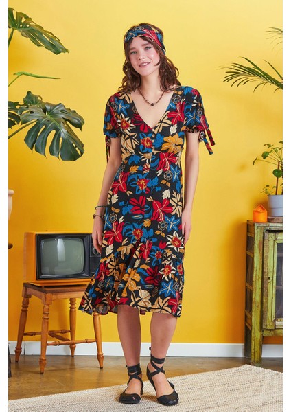 Ön Yırtmaçlı Çiçek Desenli Bohem Elbise
