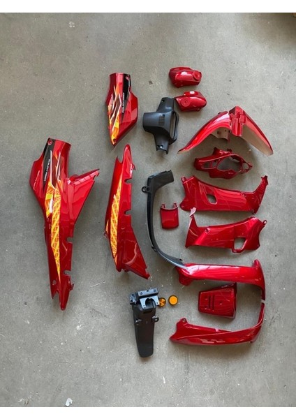 Çelik Kaporta Seti Kırmızı (Far+Stop Yok)