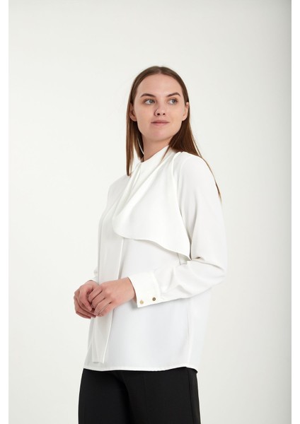 Kadın Fularlı Yaka Gömlek