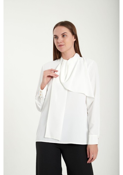 Kadın Fularlı Yaka Gömlek fırsatları