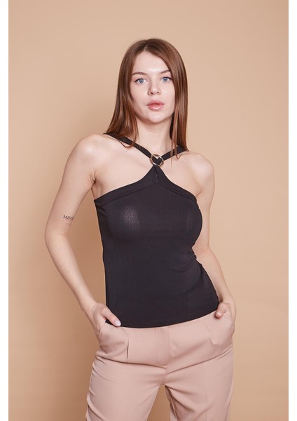 Likralı Krep Kumaş Kalın Çapraz Askılı Aksesuarlı Body Bluz-Siyah fiyatları
