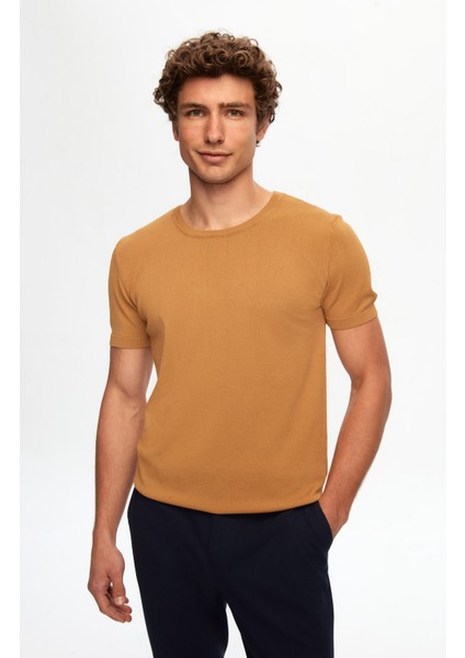 Slim Fit Camel Düz Örgü T-Shirt 0EF069421003M