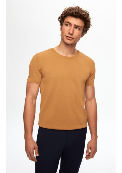 Slim Fit Camel Düz Örgü T-Shirt 0EF069421003M