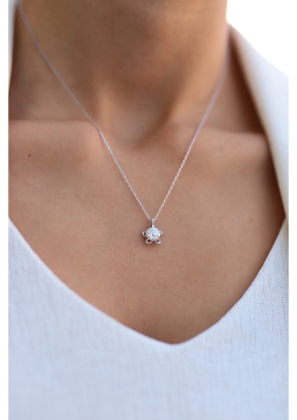 Swarovski Tek Taşlı Gümüş Kolye