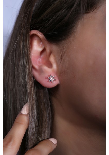 Beyaz Zirkon Taşlı Gümüş Çiçekli Küpe