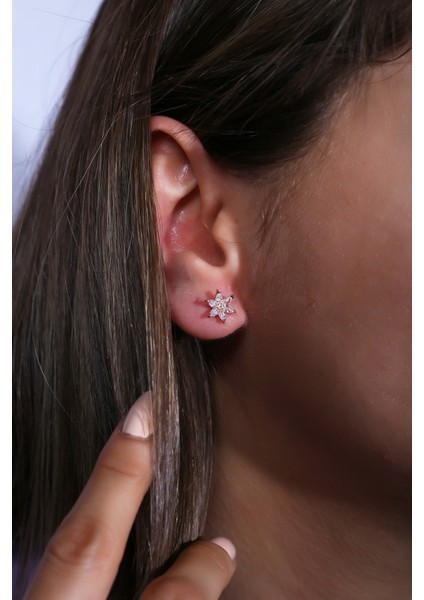 Beyaz Zirkon Taşlı Gümüş Çiçekli Küpe fiyatları