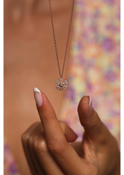 Beyaz Zirkon Taşlı Kar Tanesi Gümüş Kolye fiyatları