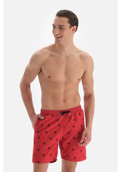 Kırmızı Palmiye Nakışlı Orta Şort