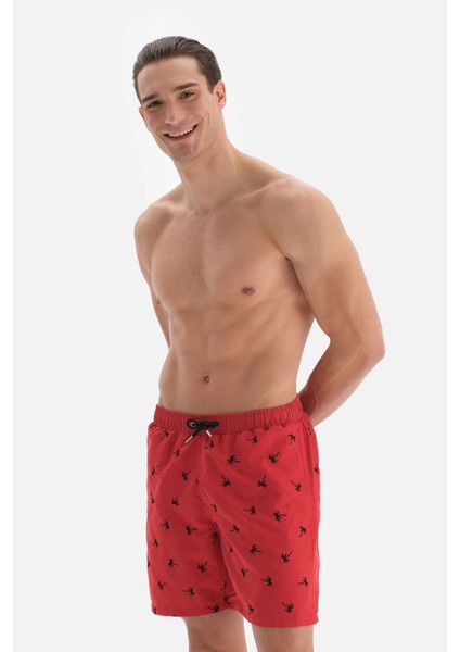 Kırmızı Palmiye Nakışlı Orta Şort modelleri