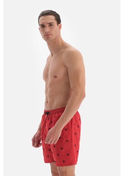 Kırmızı Palmiye Nakışlı Orta Şort fırsatları