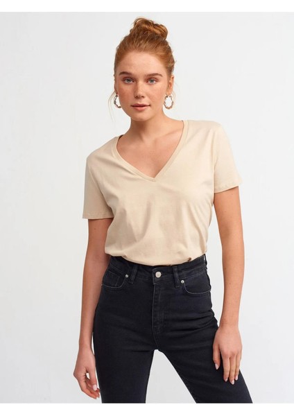 V Yaka Basic T-Shirt fiyatları