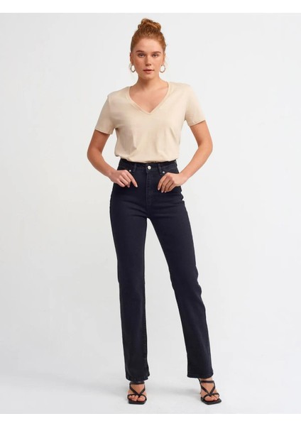 V Yaka Basic T-Shirt fırsatları