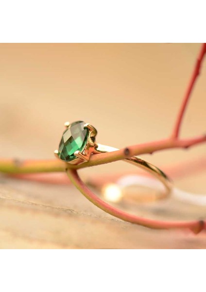 14 Ayar Altın Yeşil Taşlı Yüzük