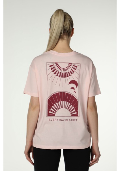 Kadın Ön ve Sırt Baskılı Kısa Kollu Bisiklet Yaka Oversıze Oversıze Tişört Pembe