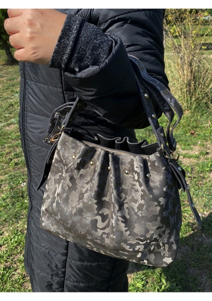 Beyhan Bayhan Kadın Büzgü Görünümlü El ve Omuz Çantası Gri