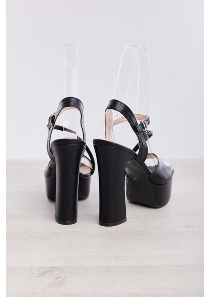Bilekten Bantlı Kalın Topuk Platformlu Kadın Ayakkabı indirimleri
