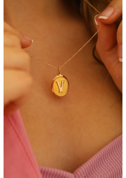 Kadın 14 Ayar Altın Harf Kolye Nostaljik Oval V Harfi Altın Kolye Zincirli 42 cm fiyatları