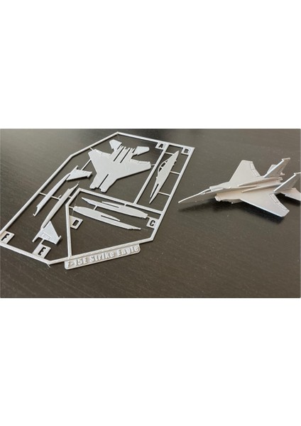 Mcdonnell Douglas F-15E Strike Eagle Maket Uçak Kartı