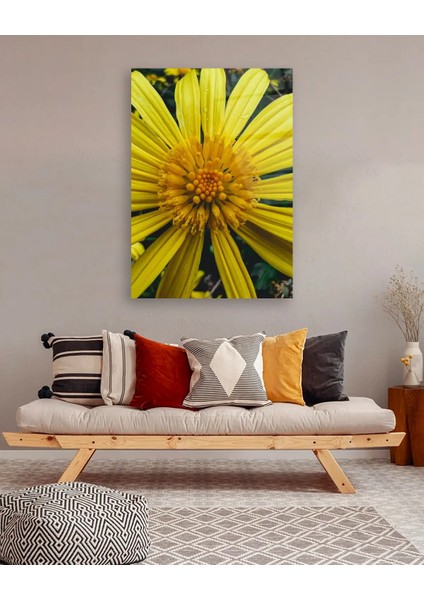 Makro Sarı Çiçek Dikey Cam Tablo