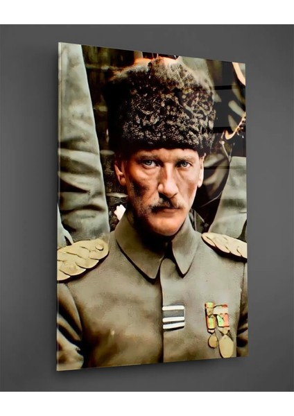 Üniformalı Atatürk Portesi Cam Tablo